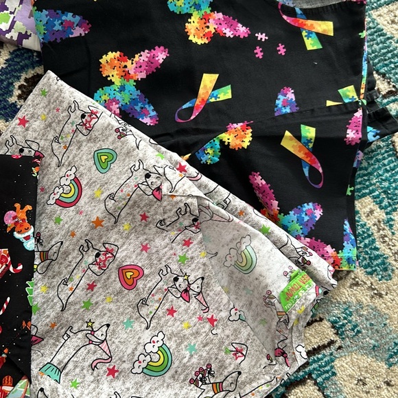 Scrub top bundle - Picture 5 of 5